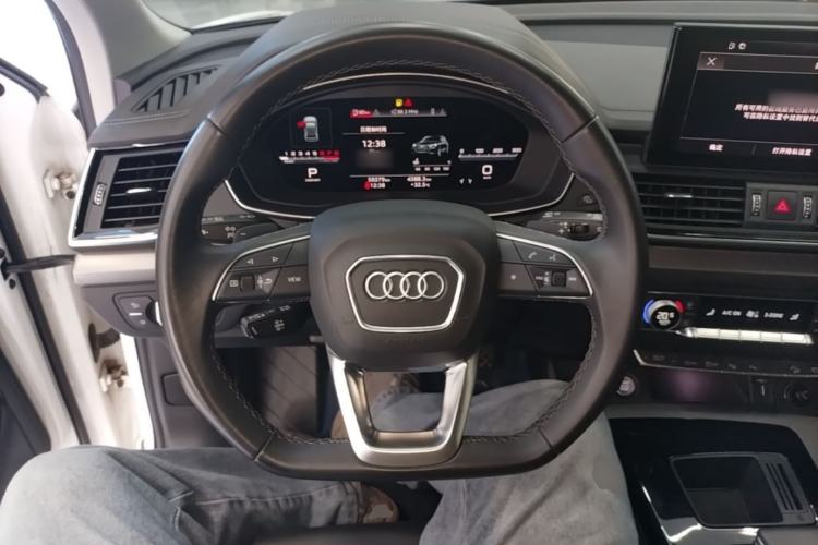 Used Audi Q5L 2022 Updated 40T Luxury Dynamic Edition Steering Wheel