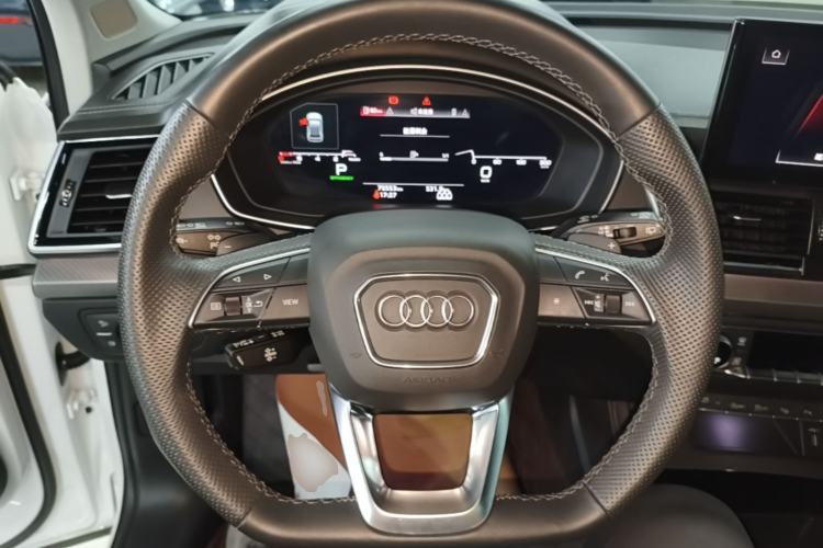 Used Audi Q5L 2022 45T Luxury Dynamic Model Steering Wheel