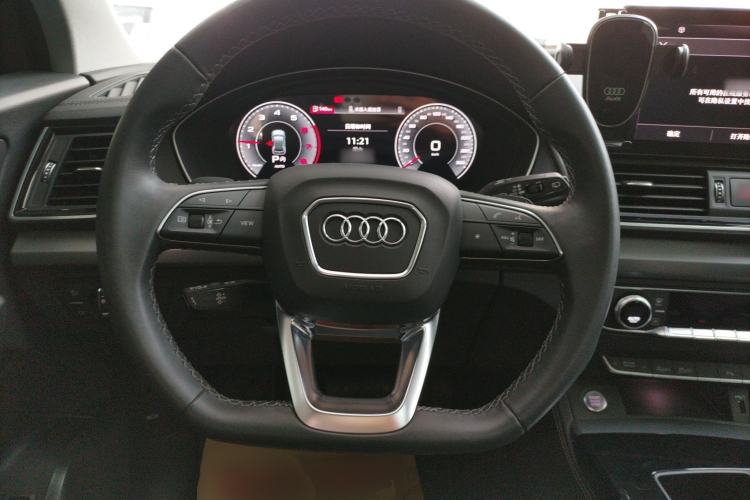 Used Audi Q5L 2022 40T Fashionable and Dynamic Model Steering Wheel