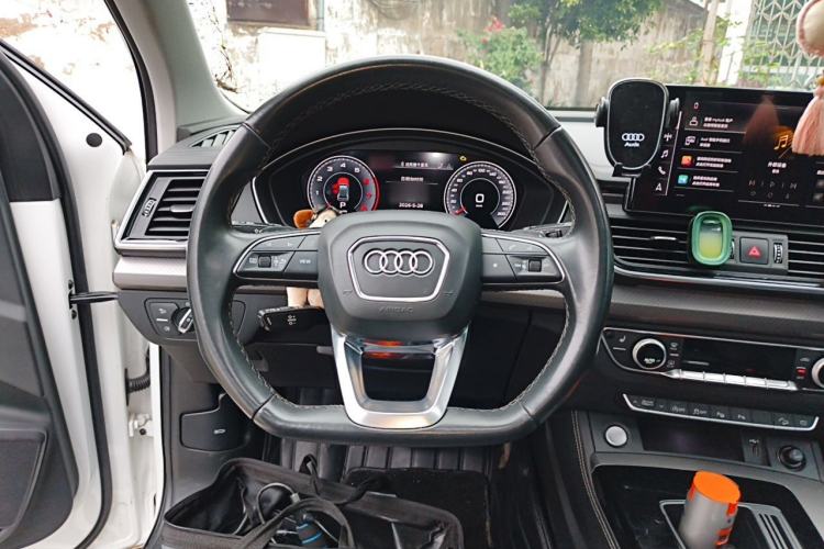 Used Audi Q5L 2022 40T Luxury Dynamic Model Steering Wheel