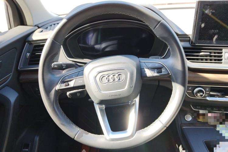 Used Audi Q5L 2022 40T Luxury Elegant Model Steering Wheel