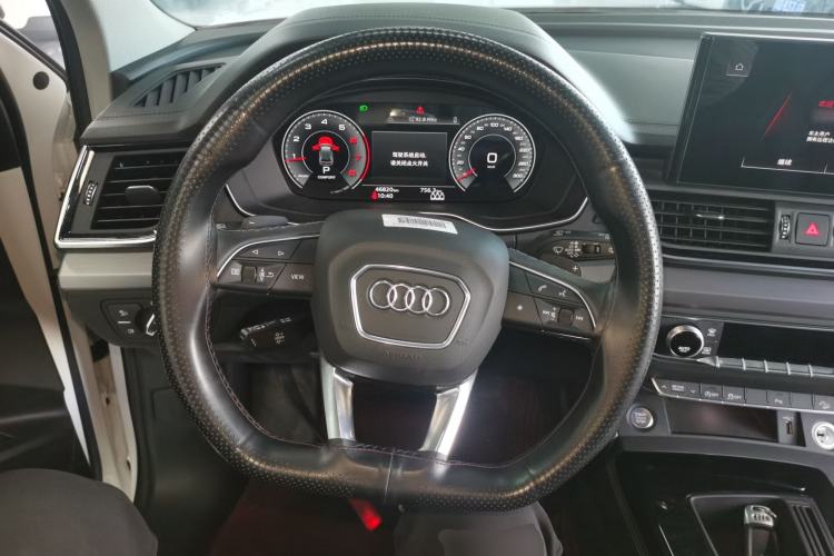 Used Audi Q5L 2022 40T Fashionable and Dynamic Model Steering Wheel