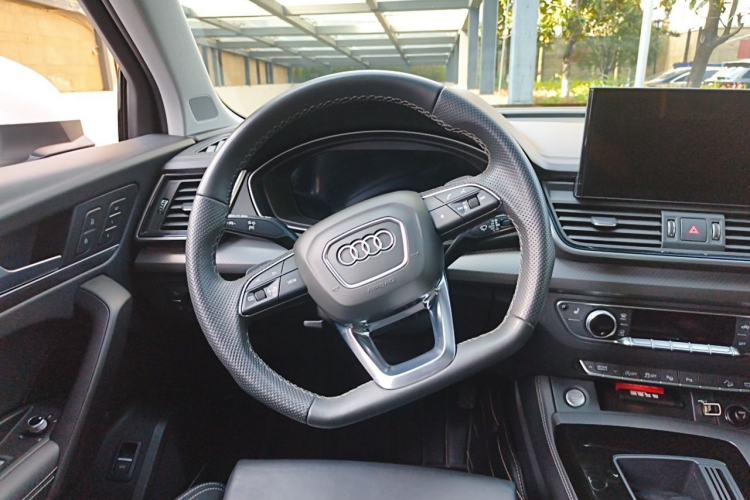 Used Audi Q5L 2022 45T Luxury Dynamic Model Steering Wheel