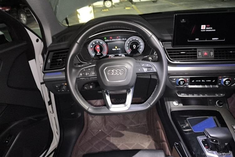 Used Audi Q5L 2022 40T Luxury Dynamic Model Steering Wheel