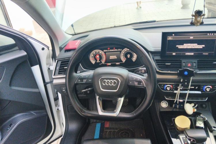 Used Audi Q5L 2022 40T Luxury Dynamic Model Steering Wheel