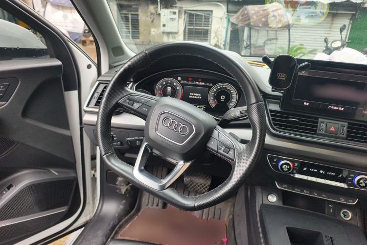 Used Audi Q5L 2022 Updated 45T Luxury Dynamic Version Steering Wheel