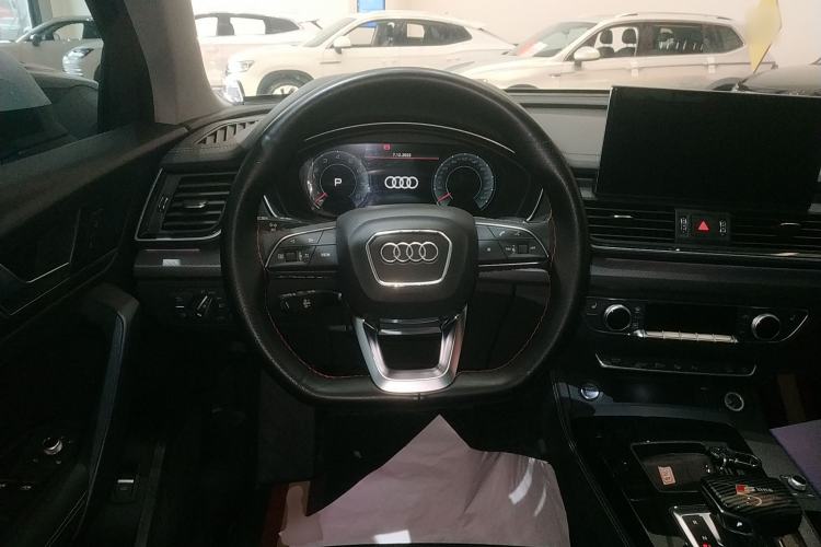 Used Audi Q5L 2022 Updated 40T Luxury Dynamic Edition Steering Wheel