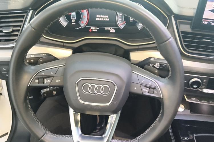 Used Audi Q5L 2022 40T Fashionable and Dynamic Model Steering Wheel