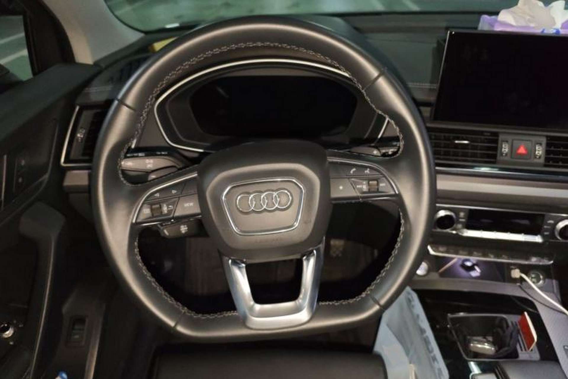 Used Audi Q5L 2022 40T Luxury Dynamic Model Steering Wheel