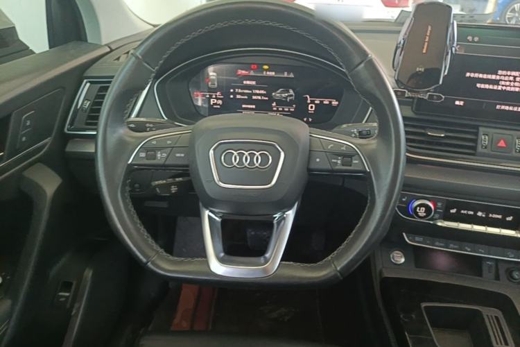 Used Audi Q5L 2022 40T Luxury Dynamic Model Steering Wheel