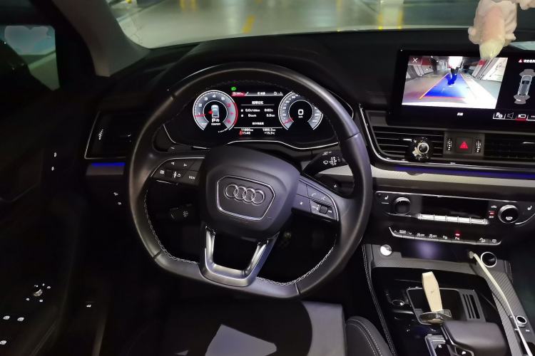 Used Audi Q5L 2022 40T Luxury Dynamic Model Steering Wheel
