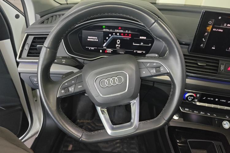 Used Audi Q5L 2022 40T Luxury Dynamic Model Steering Wheel