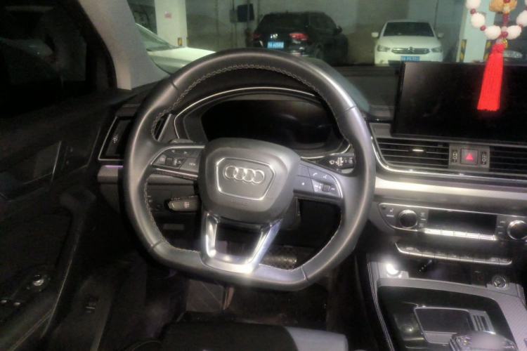 Used Audi Q5L 2022 40T Luxury Dynamic Model Steering Wheel