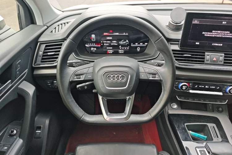 Used Audi Q5L 2022 40T Luxury Dynamic Model Steering Wheel