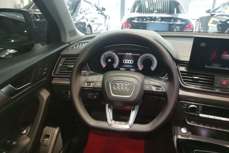 Used Audi Q5L 2022 45T Luxury Dynamic Model Steering Wheel