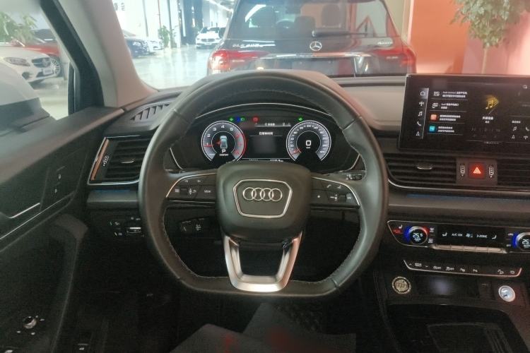 Used Audi Q5L 2022 40T Luxury Dynamic Model Steering Wheel