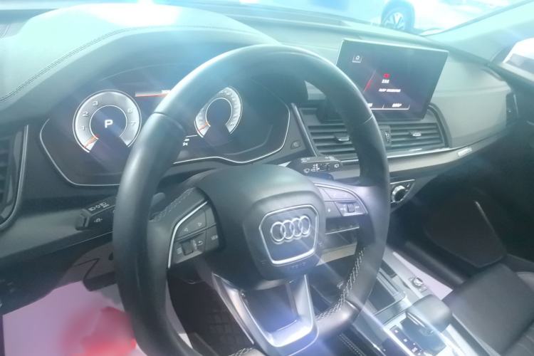 Used Audi Q5L 2022 40T Luxury Dynamic Model Steering Wheel
