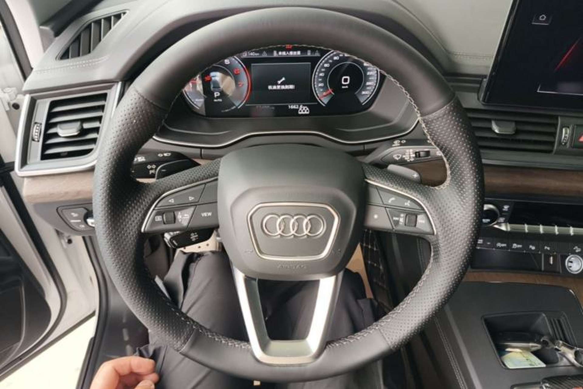 Used Audi Q5L 2022 40T Luxury Elegant Model Steering Wheel