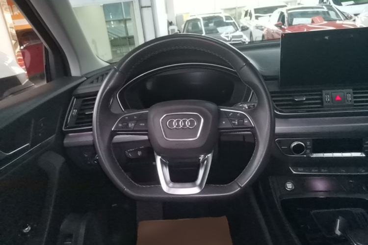 Used Audi Q5L 2022 40T Fashionable and Dynamic Model Steering Wheel