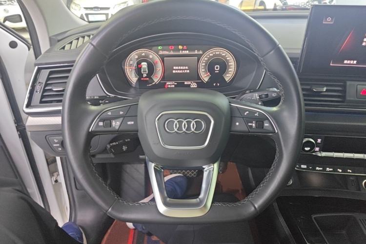 Used Audi Q5L 2022 Updated 40T Luxury Dynamic Edition Steering Wheel