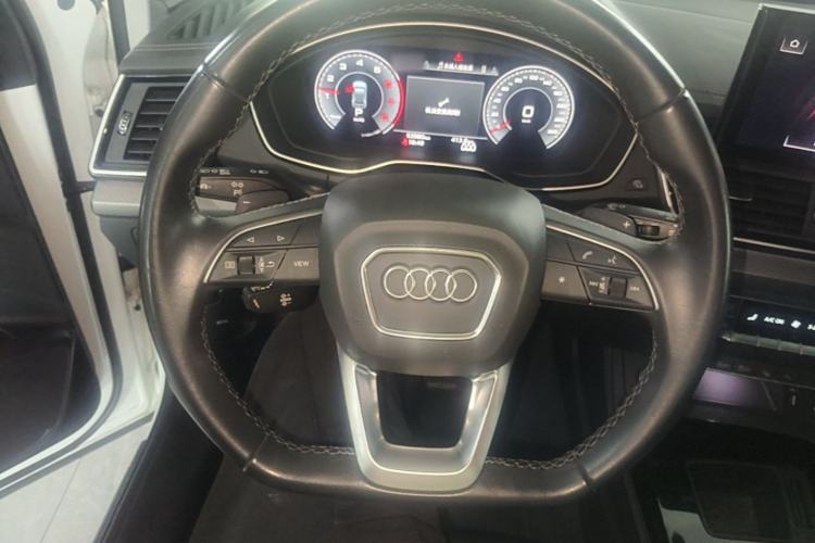 Used Audi Q5L 2022 40T Luxury Dynamic Model Steering Wheel