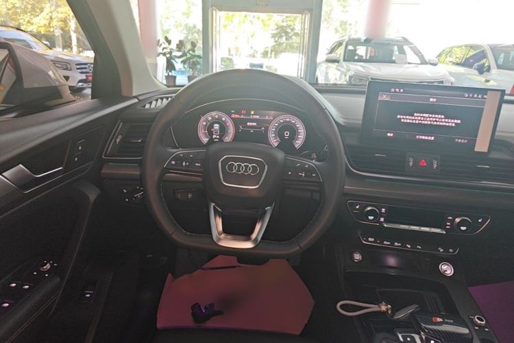 Used Audi Q5L 2022 Updated 40T Luxury Dynamic Edition Steering Wheel