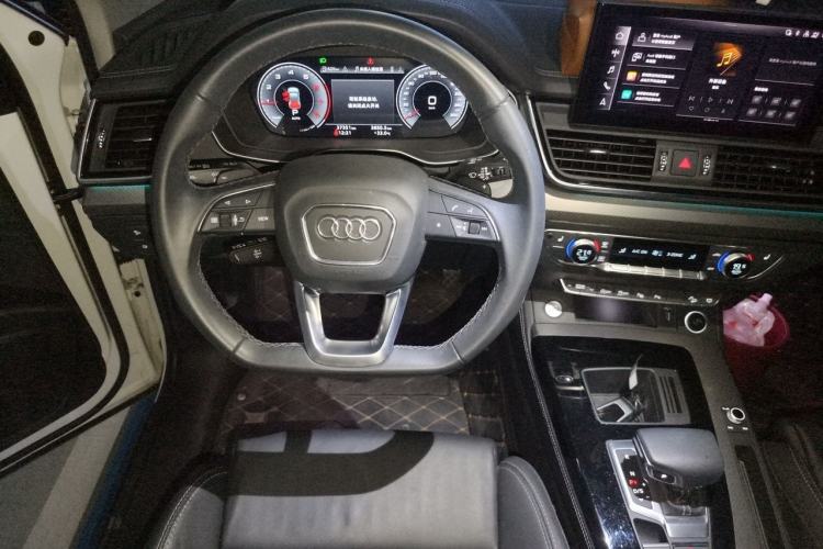 Used Audi Q5L 2022 40T Luxury Dynamic Model Steering Wheel