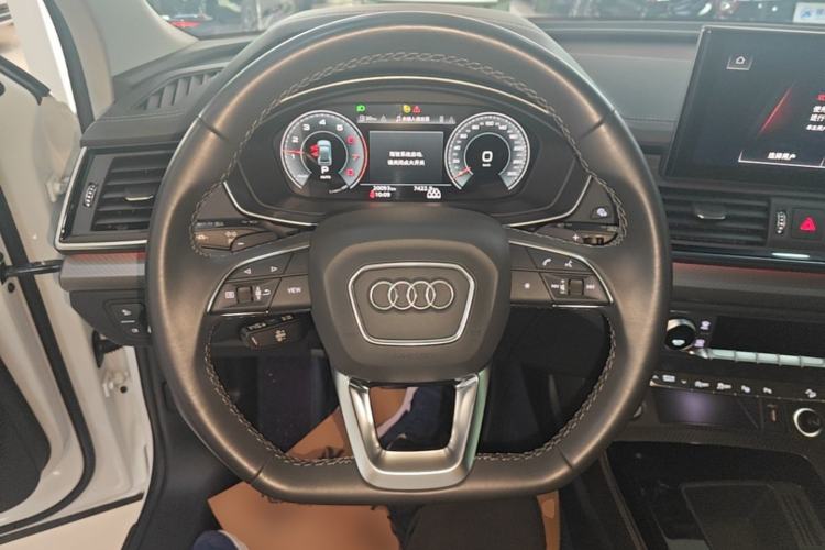 Used Audi Q5L 2022 Updated 40T Luxury Dynamic Edition Steering Wheel