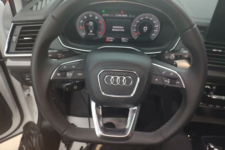 Used Audi Q5L 2022 40T Luxury Dynamic Model Steering Wheel