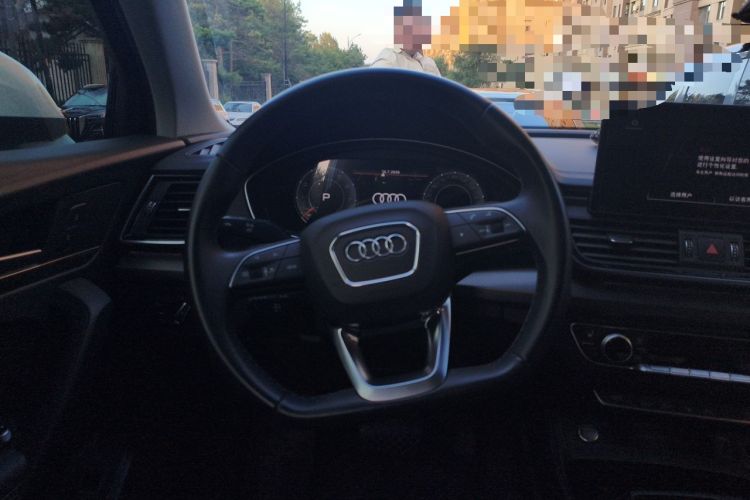 Used Audi Q5L 2022 40T Luxury Dynamic Model Steering Wheel