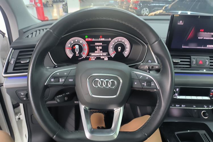 Used Audi Q5L 2022 40T Fashionable and Dynamic Model Steering Wheel