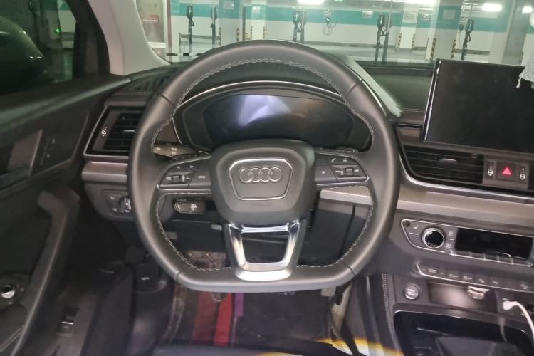 Used Audi Q5L 2022 Updated 40T Luxury Dynamic Edition Steering Wheel