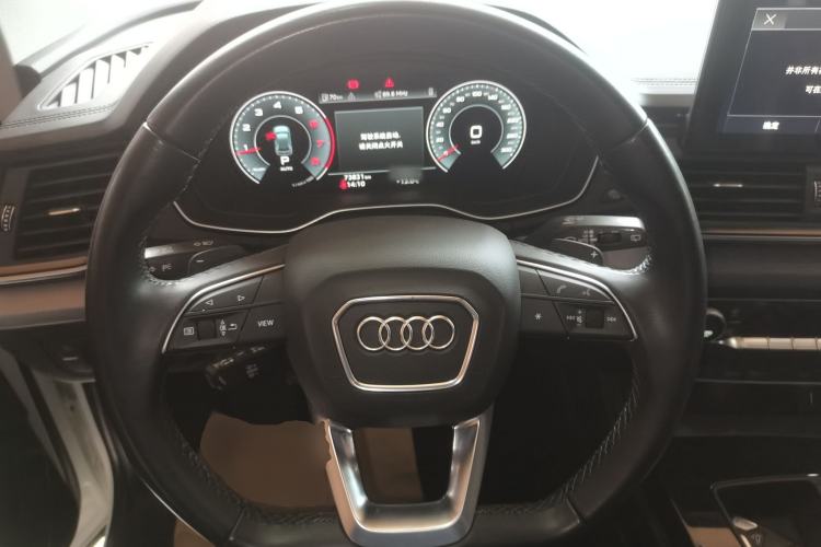 Used Audi Q5L 2022 40T Fashionable and Dynamic Model Steering Wheel