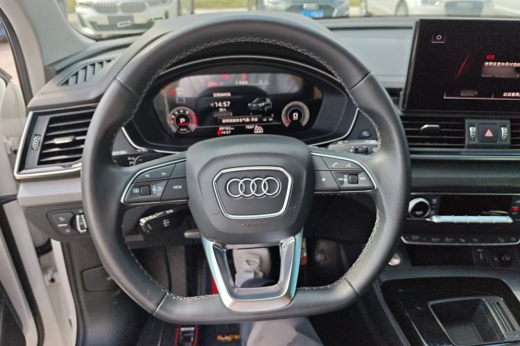 Used Audi Q5L 2022 Updated 40T Luxury Dynamic Edition Steering Wheel