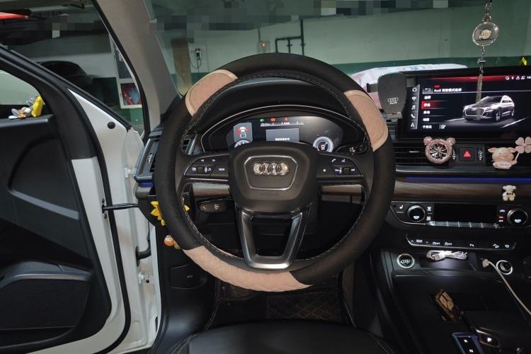 Used Audi Q5L 2022 Updated Version 40T Luxury Elegant Edition Steering Wheel