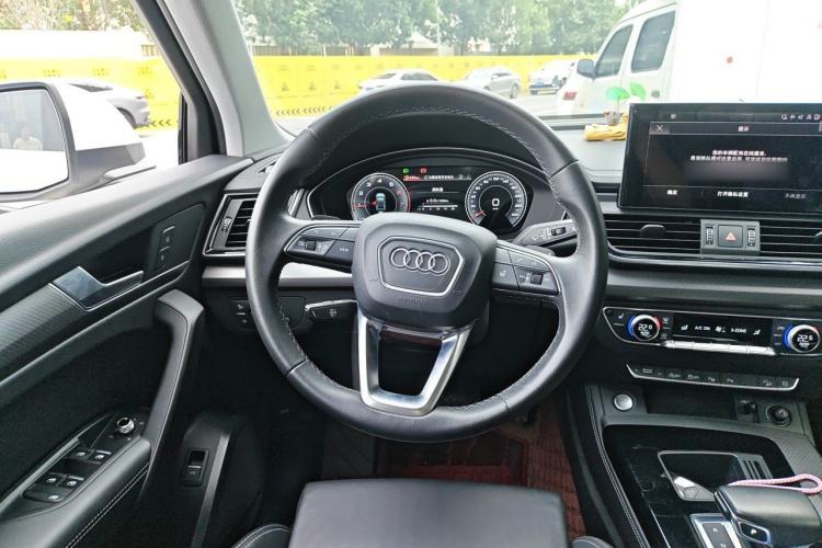 Used Audi Q5L 2022 Updated 40T Luxury Dynamic Edition Steering Wheel