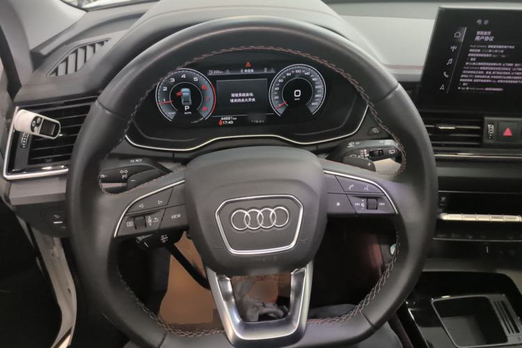 Used Audi Q5L 2022 Updated 40T Luxury Dynamic Edition Steering Wheel