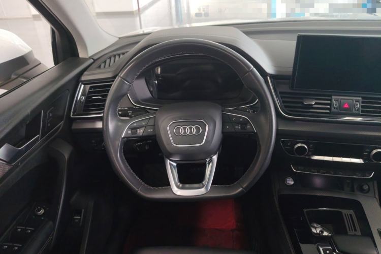 Used Audi Q5L 2022 40T Luxury Dynamic Model Steering Wheel