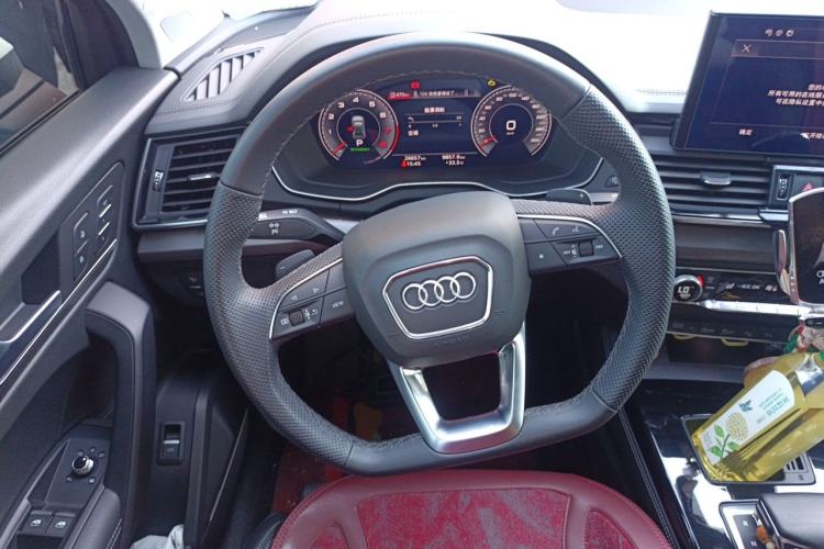 Used Audi Q5L 2022 Updated 45T Luxury Dynamic Version Steering Wheel