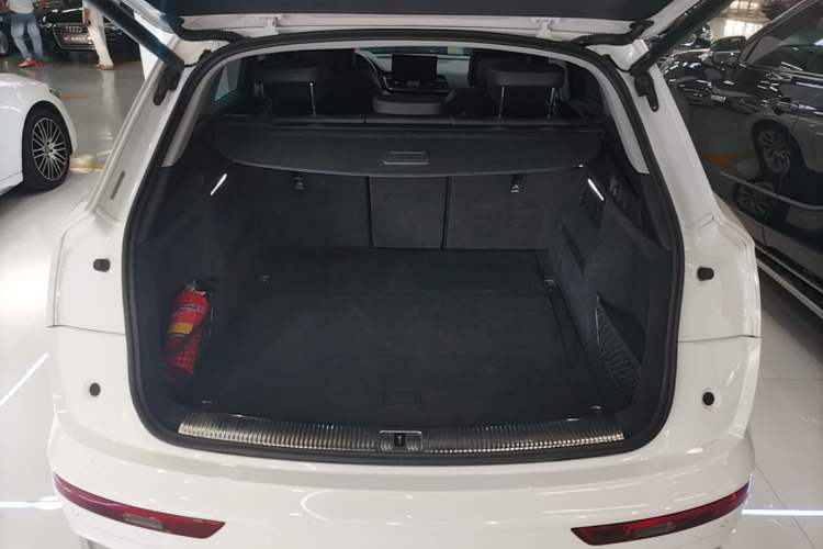 Used Audi Q5L 2022 Updated 40T Luxury Dynamic Edition Trunk