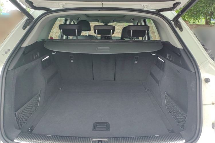 Used Audi Q5L 2022 45T Luxury Dynamic Model Trunk