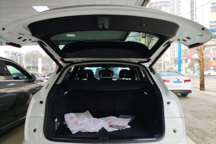 Used Audi Q5L 2022 40T Fashionable and Dynamic Model Trunk