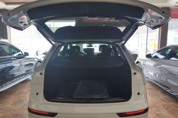 Used Audi Q5L 2022 Updated 45T Luxury Dynamic Version Trunk