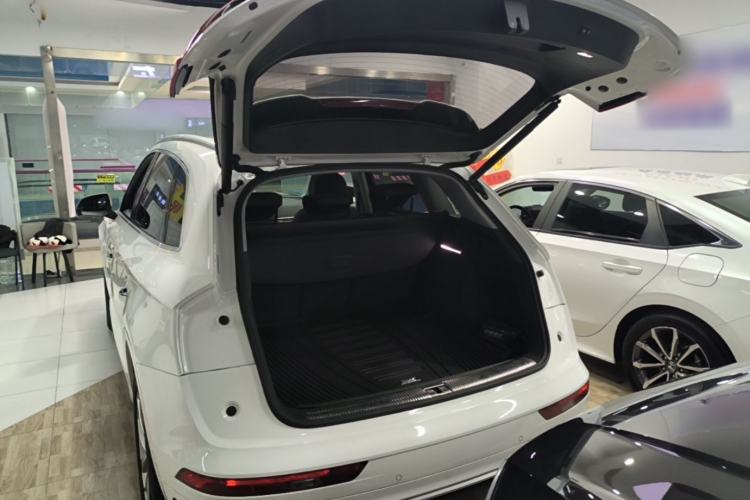 Used Audi Q5L 2022 40T Luxury Dynamic Model Trunk