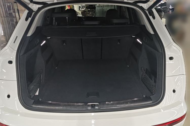 Used Audi Q5L 2022 40T Luxury Dynamic Model Trunk