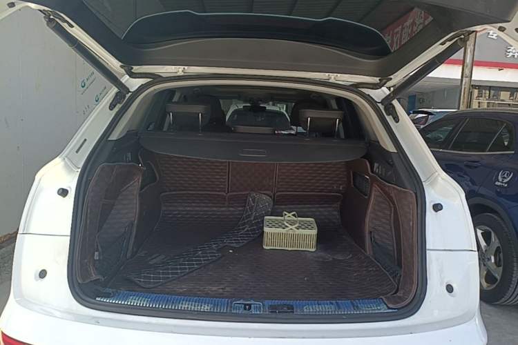 Used Audi Q5L 2022 40T Luxury Dynamic Model Trunk