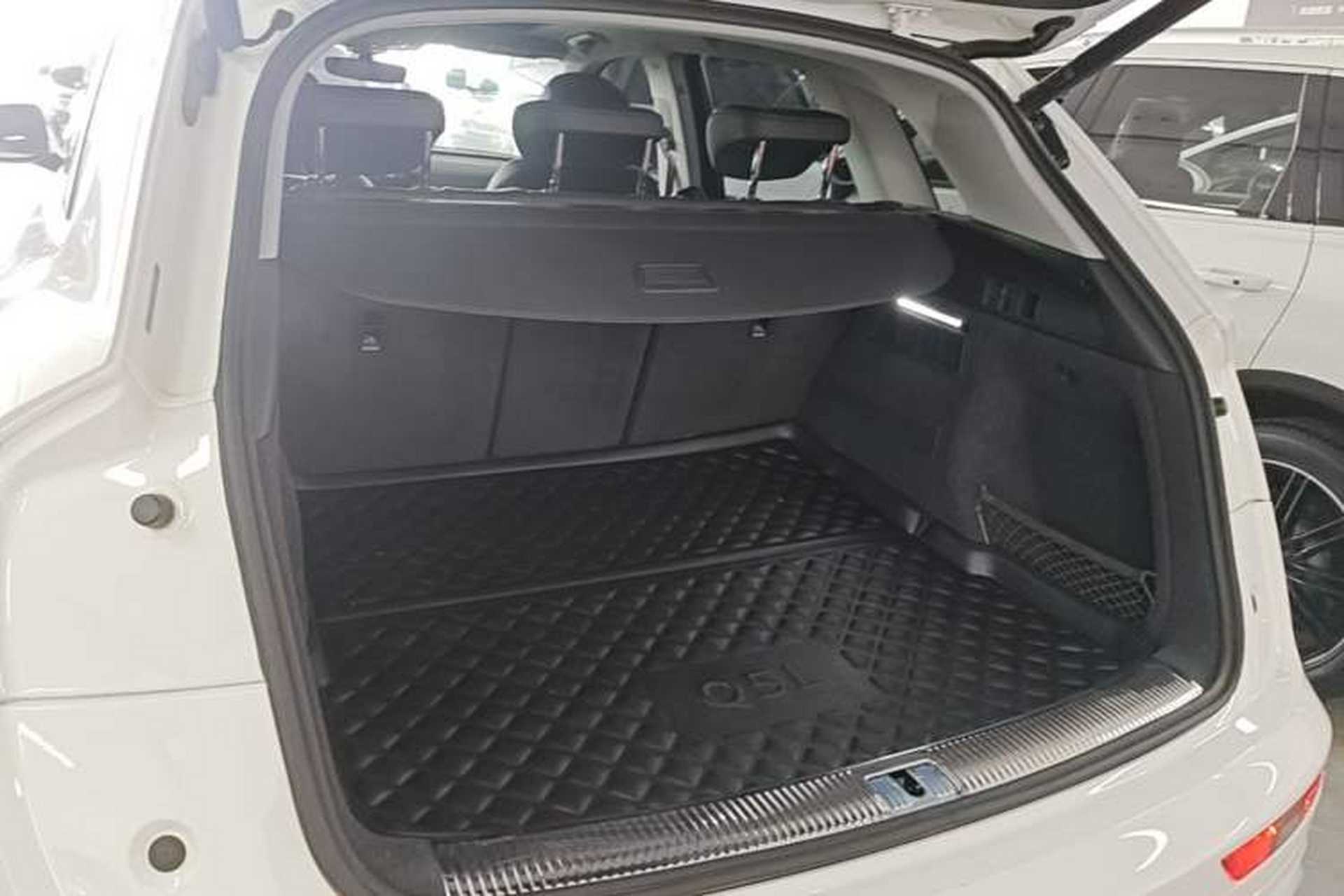 Used Audi Q5L 2022 40T Fashionable and Dynamic Model Trunk