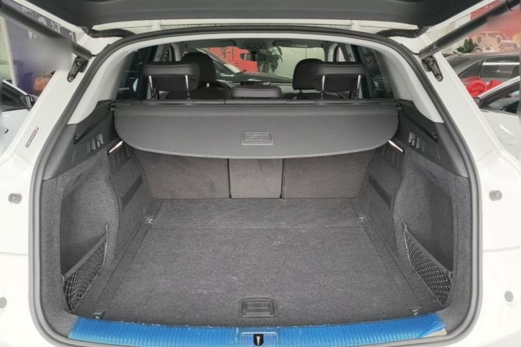Used Audi Q5L 2022 40T Fashionable and Dynamic Model Trunk