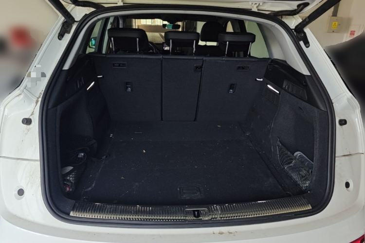 Used Audi Q5L 2022 40T Luxury Dynamic Model Trunk