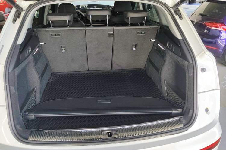 Used Audi Q5L 2022 45T Luxury Dynamic Model Trunk